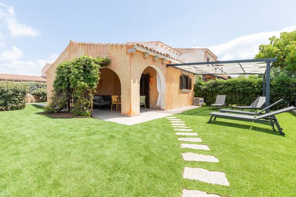 Chalet moderno con jardín privado cerca del mar