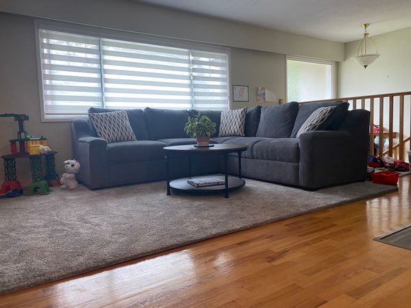 A lovely 3-4 bedroom, split level home with large garden, in a quiet yet, convenient location.