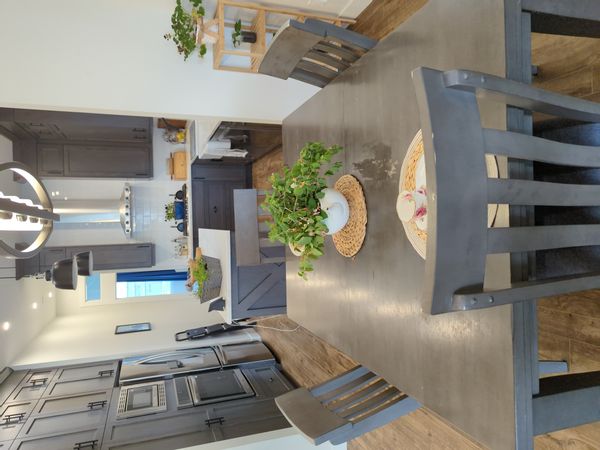 3 BDRM fully accessible home with LRT to Stampede Park plus calm Rockies access for peaceful breaks.