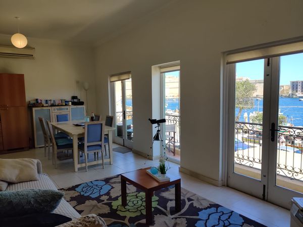 2 Bedroom Senglea Seafront Apartment