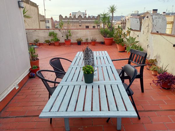 Rare large terrace with iconic Barcelona views!  Gran terraza exclusiva con vistas inmejorables!
