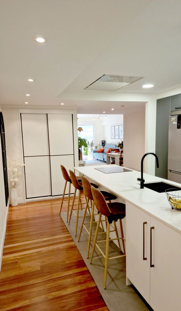 Piso en Gros, San Sebastian, a 2 Minutos de la playa. 3 habitaciones y dos baños. Reformado.