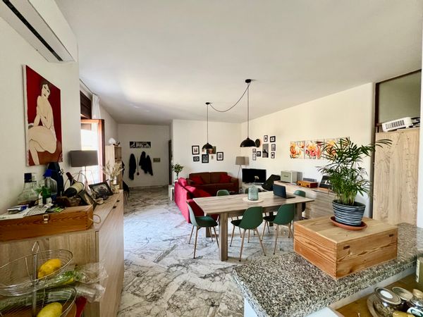 Appartamento in quartiere residenziale di Lecce con giardino. Parcheggio libero sotto casa.
