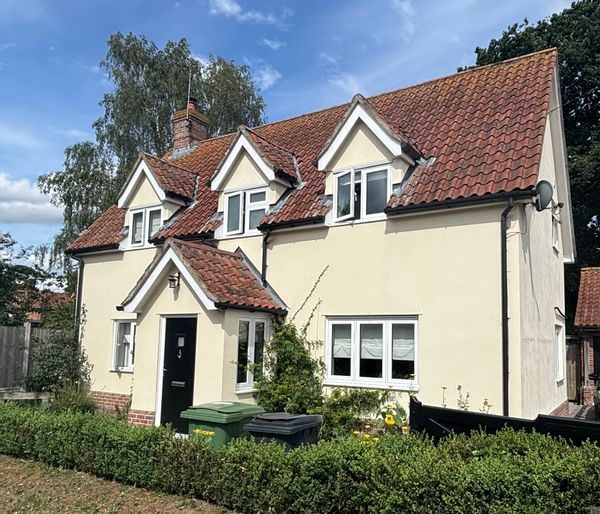Large cottage style 4 bed family home in a village location on the Norfolk/Suffolk border.