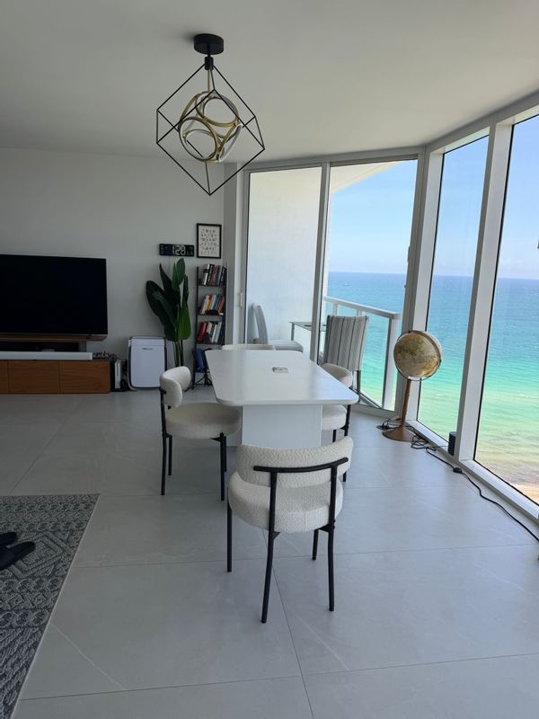Jesse's Beach Front Apartment