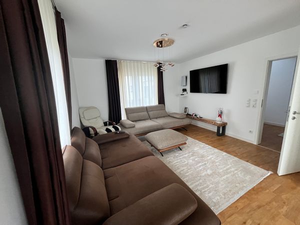 Modern 4-year-old home with brand-new furniture, very clean, quiet and family-friendly home stay