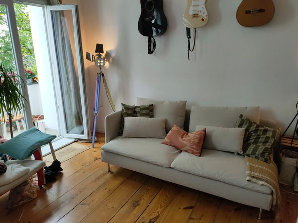1 bedroom flat in Wedding with balcony, close to Rehberge park and the swimming lake. Close to U6.