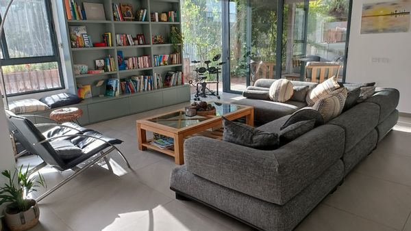 Asaf's house