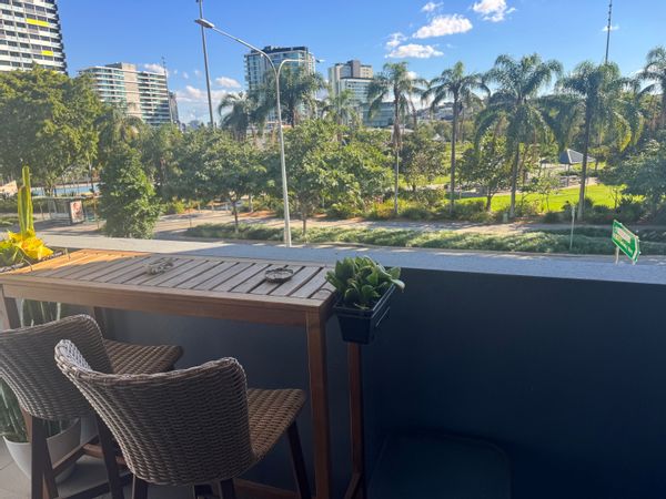 German's private room is located at a beautiful complex that has many facilities 10m from the city