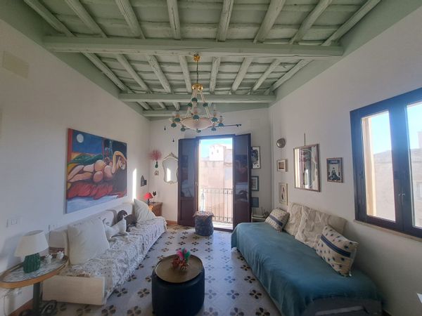 Casa di Alessia e Michele, nel centro storico di Trapani, quartiere della Giudecca, 10 mm dal mare