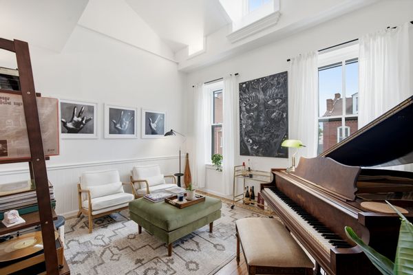 Stylish 1-bedroom + loft in historic Soulard | Perfect for music lovers!