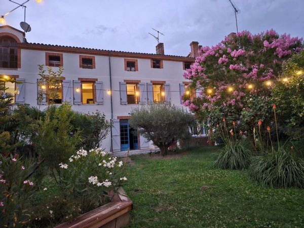 HUGUES ET REGINEs hus