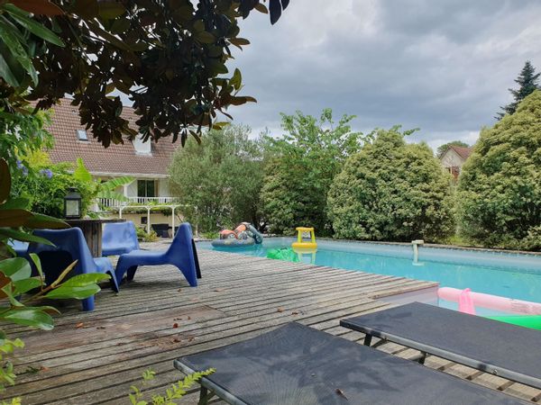 Maison béarnaise avec piscine au pied des Pyrénées et Pays Basque