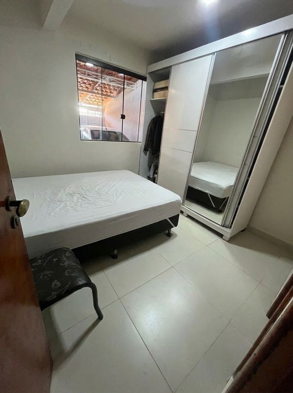 Adria Aparecidas hus