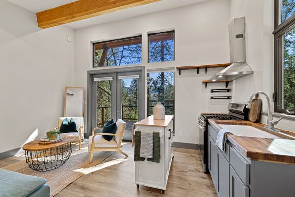 Modern Cabin in the Forest - Close to Town and Outdoor Activities