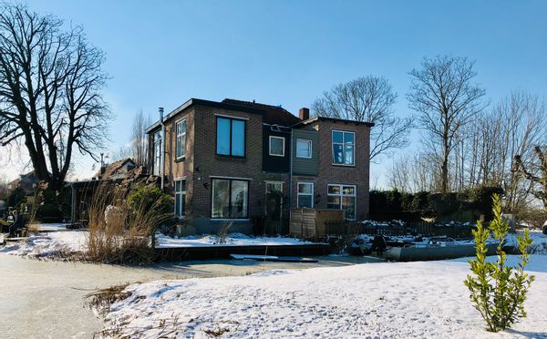 Huis aan rivier t Gein, Een familiehuis met tuin a/h water, je kunt suppen en wandelen in de natuur.