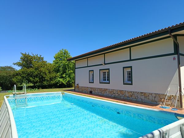 Chalet con piscina y huerto cerca de la playa en País Vasco
