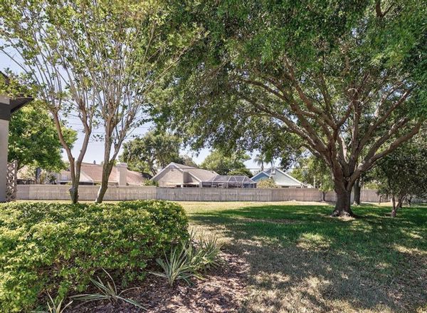 3 bedroom house with pool in the Tampa Bay Area near quaint towns and beaches