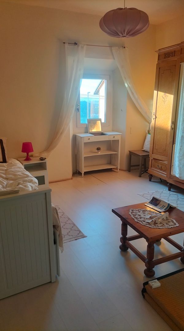 Camera privata di Amal offre un affaccio sulle colline e un silenzio con il suono degli uccellini!!