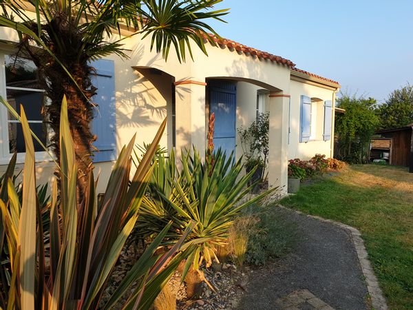 Lyne's house
