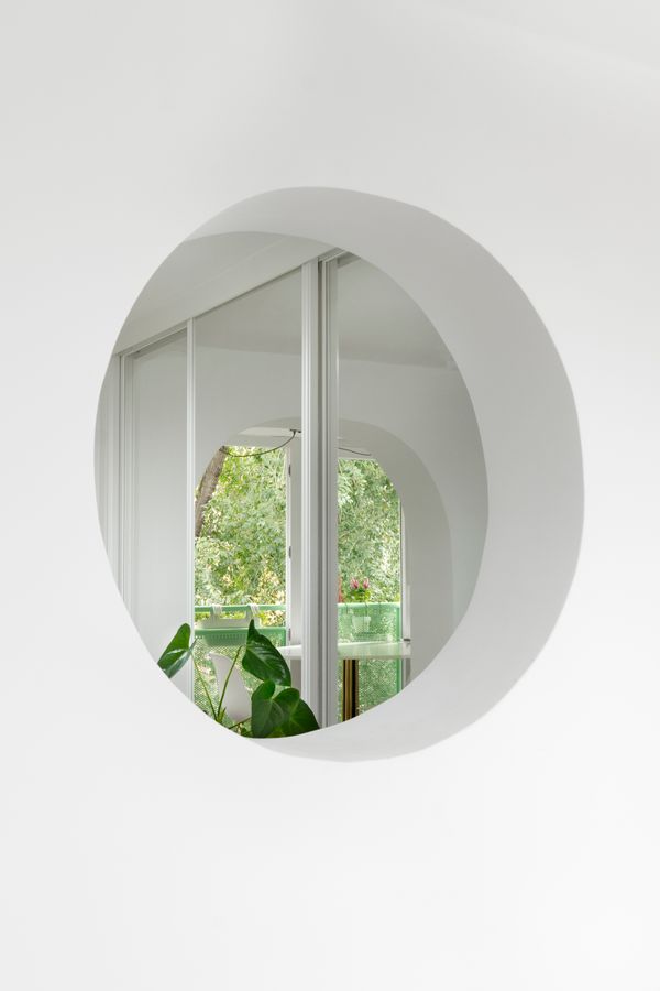 Casa de diseño rodeada de vegetación en Puerta del Ángel