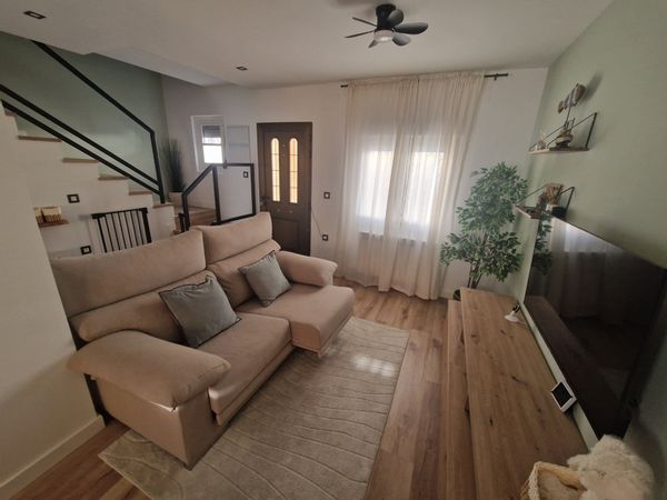 Charming Family Home in Calatorao