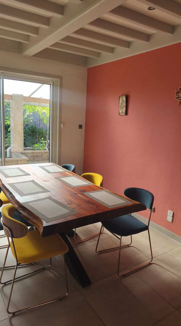 Our home is confortable and close to nature activities. Valence is very accessible city.