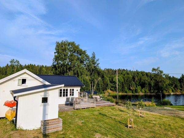 Solbakken - Directly by the lake