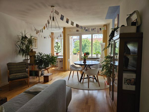 Sunny canal apartment in vibrant Kreuzkölln