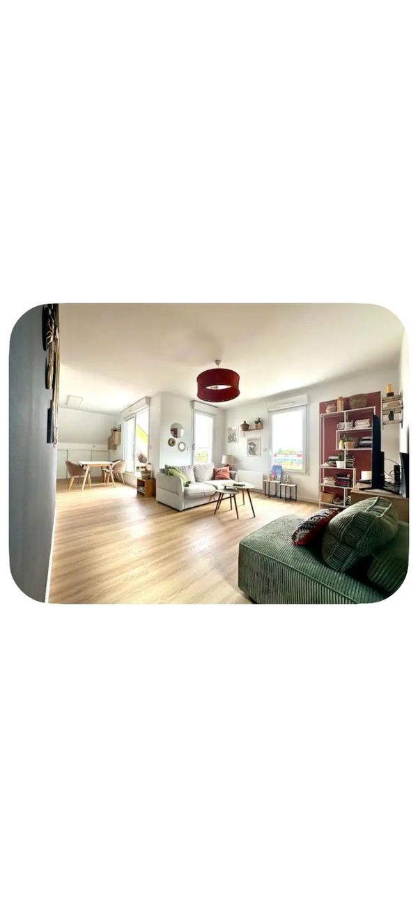 claire's house