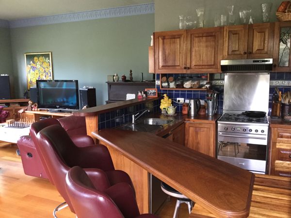 Very comfortable, spacious 3 bedroom home in quiet residential area. BBQ deck, balcony with views.
