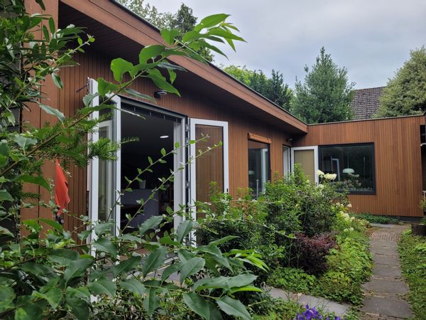 Biobased garden house with veranda near historic village center and beautiful cycle & walk routes