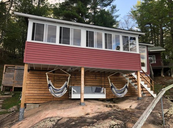 Rustic island cottage in the heart of Muskoka Lake
