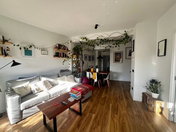 Sun-filled open home by Madrid's Chinatown