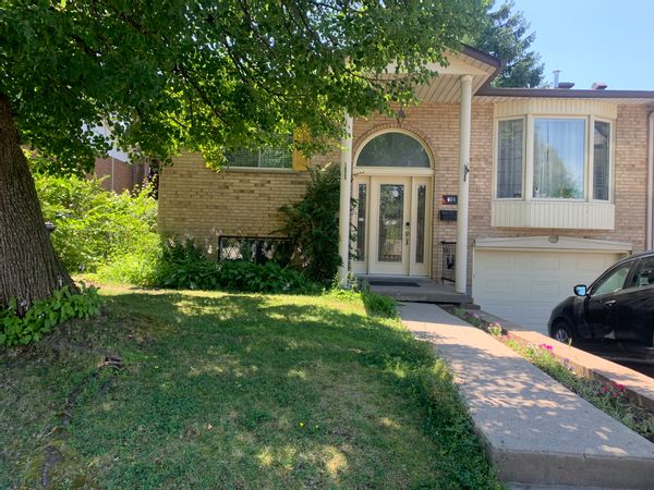 TONY'S SWEET HOME: LAVAL COMFORT NEAR MONTREAL'S HEART