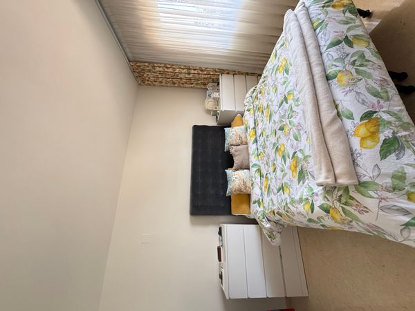 Offered to families only. child-friendly flat of 2 bedroom, 300m to the beach, shops and cafés.