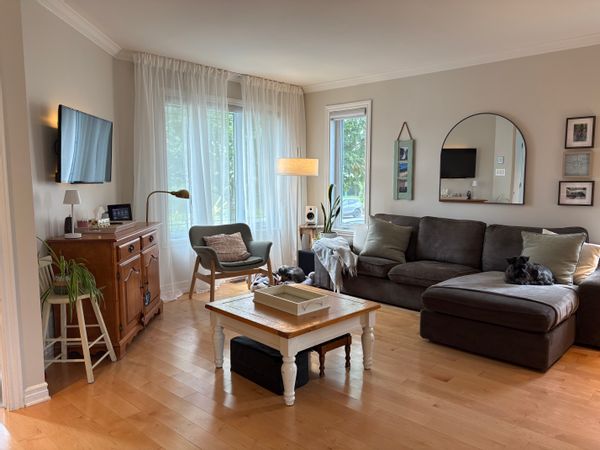 Family-friendly neighbourhood in Longueuil, Qc. 20 minutes away from Montreal by car.
