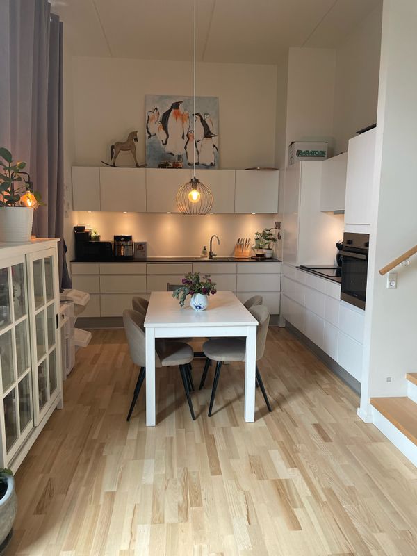Cozy family home near beach, shopping and nature