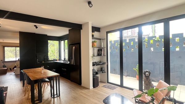 Oasis Urbano em São Paulo, Casa com piscina, bem localizada, com todas as comodidades.
