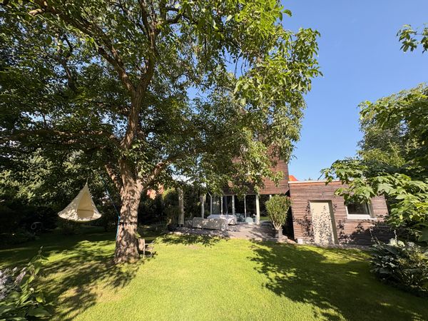 Modernes Familien-Paar-Refugium: Stadtnahes Naturidyll