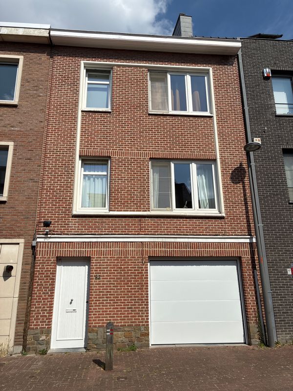 Charming house in a quiet and well connected Stockel (Brussels) neighborhood.