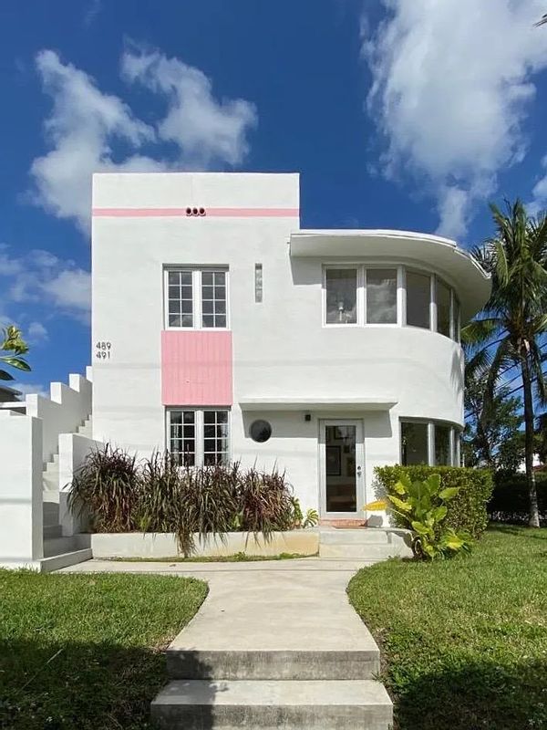 Sunny mid-century apartment in artsy MiMo, Miami