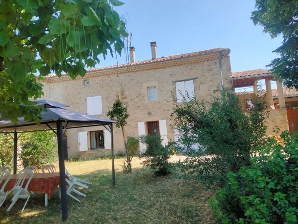 Véroniques hus