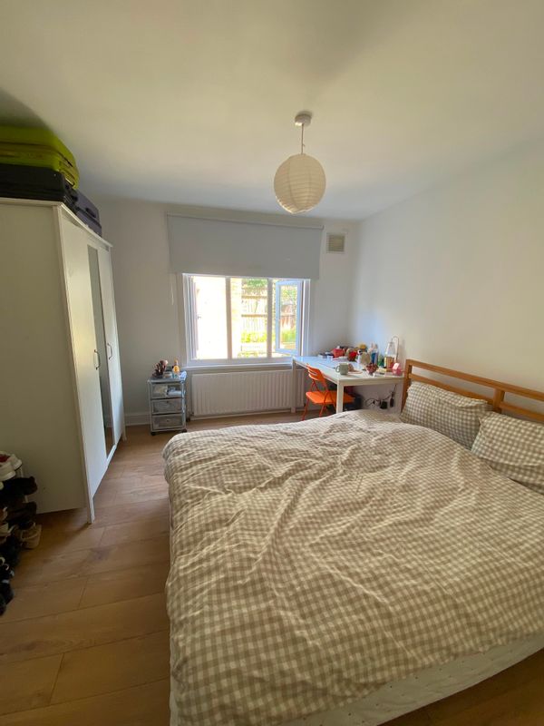Private ensuite room in Zone 2, London