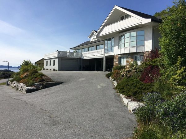Fredrik and Monikas place