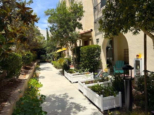 Bright Comfortable 3BR Home + Office in Walkable Carmel Valley, San Diego