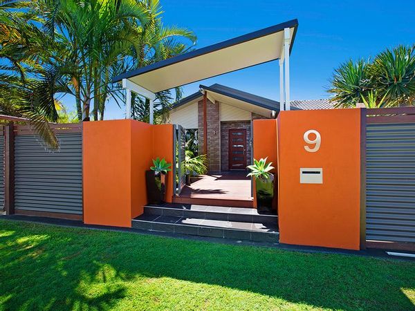Beautiful 3 Bedroom Home in the heart of the Sunshine Coast.  Sleeps 6 comfortably.