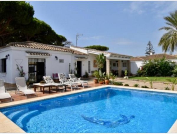 Andalusian villa just minutes from the ocean