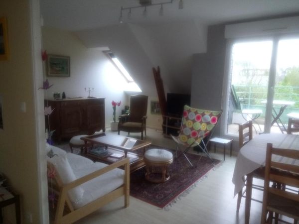 Appartement avec terrasse ensoleillée contre GP août 2023
