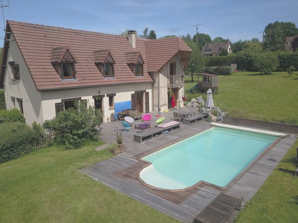 Maison normande de 165 m2 en plein coeur du pays d'Auge avec piscine chauffée !